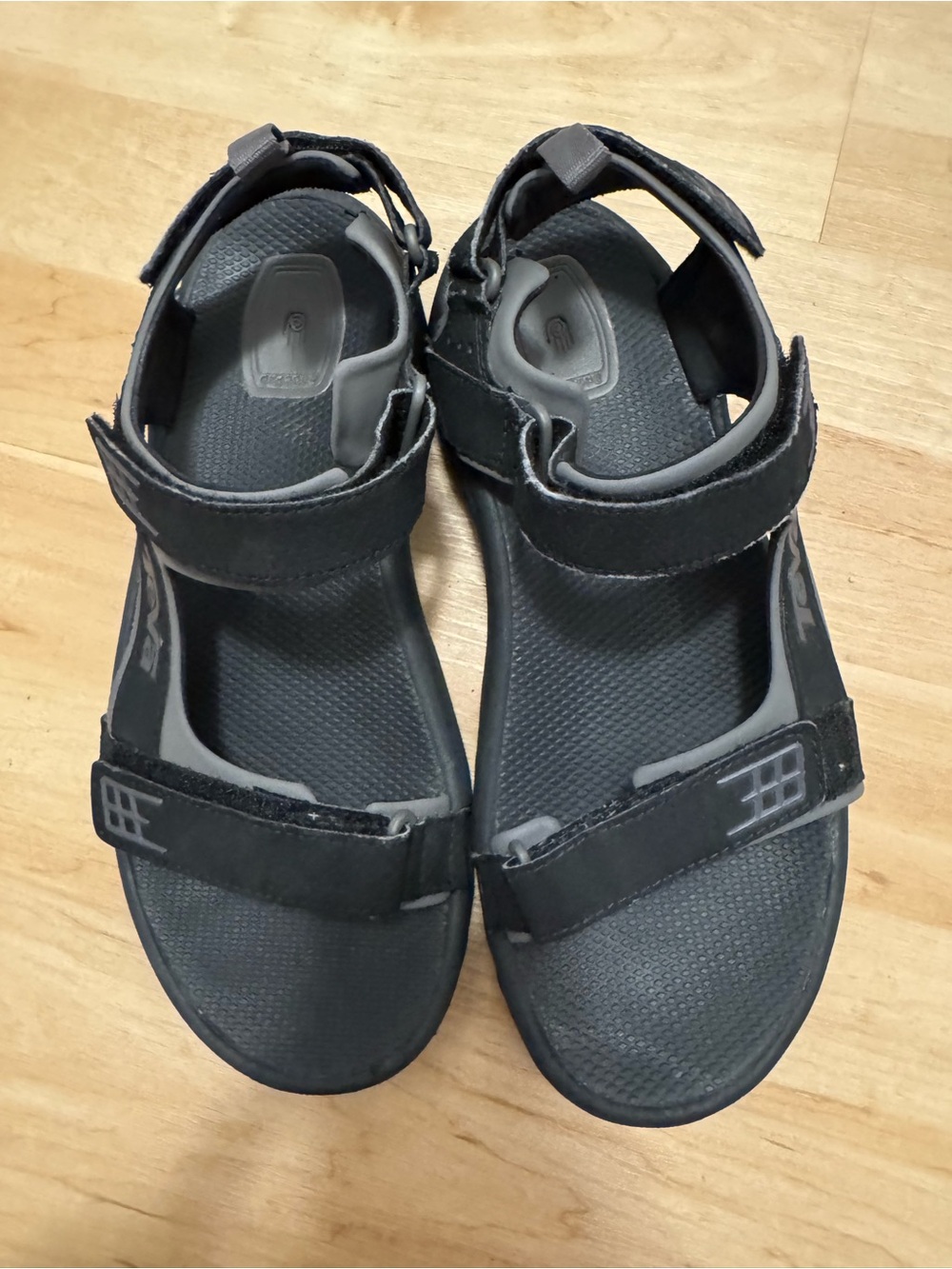 Teva Men's Minam Black Strappy Velcro Outdoor Hiking Sandals Size 9